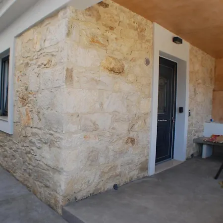 Irene's Garden Apartment *