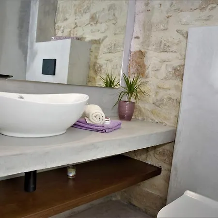 Irene's Garden Apartment Perama (Crete)